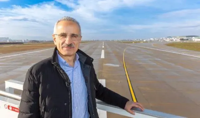 Bakan Uraloğlu açılış öncesi Sabiha Gökçen Havalimanı 2. pistini inceledi