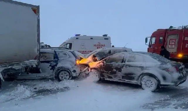 Iğdır'a ilk kar yağdı, Ardahan beyaza büründü, Kars'ta yollar kapandı