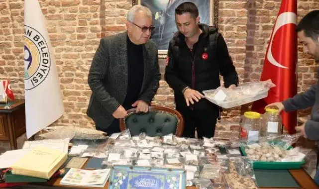 25 yılda topladığı 1101 parça tarihi eseri müzeye bağışladı