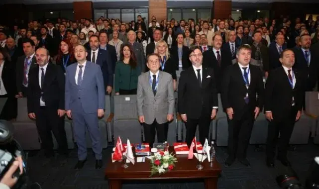 Ankara'da 40'ıncı Ulusal Bilişim Kurultayı başladı