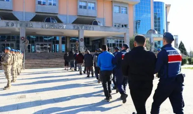 Yunanistan'a kaçarken yakalanan 10 şüpheli tutuklandı
