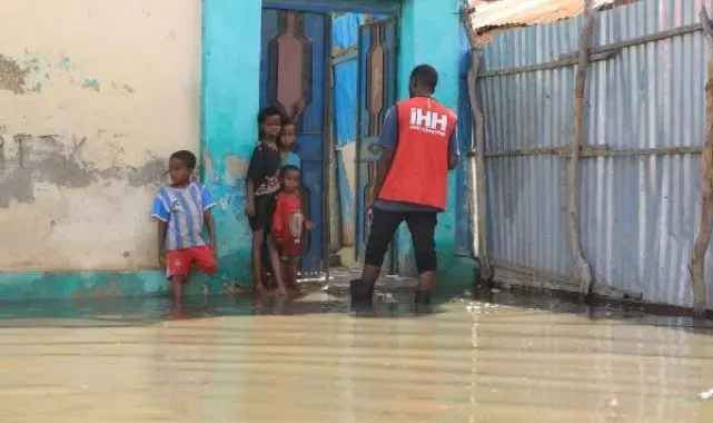 İHH: Selden etkilenen Somali'de üç farklı şehre yardım ulaştırıldı