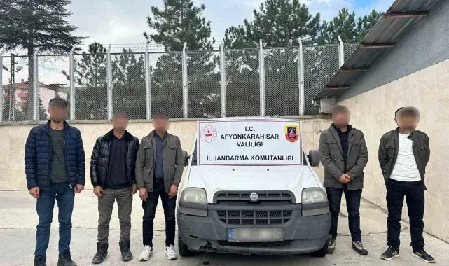 Jandarma 5 düzensiz göçmen yakaladı
