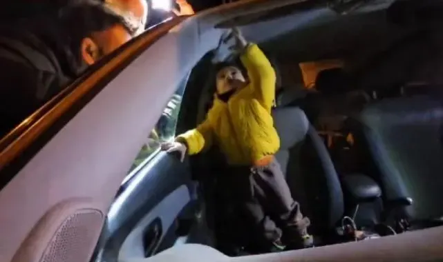Bursa'da otomobilde kilitli kalan 2 yaşındaki Aras kurtarıldı