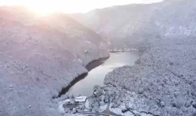 Boraboy Gölü'nde yağan karla kartpostallık manzaralar ortaya çıktı