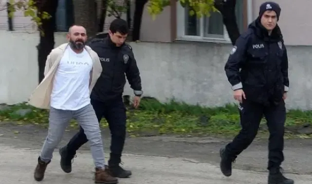 Köpeğe taş atan arkadaşlarına silahla ateş eden şüpheliye tutuklama