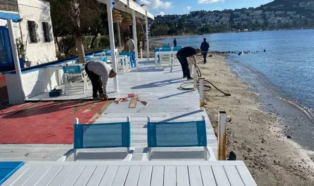 Bodrum'da kıyı işgali yapan işletmeye belediyeden müdahale