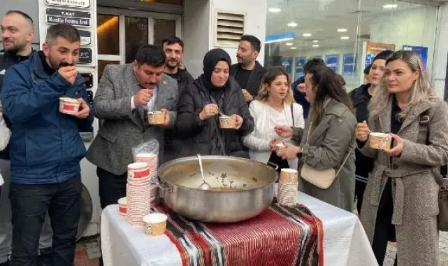 Rize'de 'karalahana çorbası'nın en kötü yemekler arasında gösterilmesine ikramlı tepki