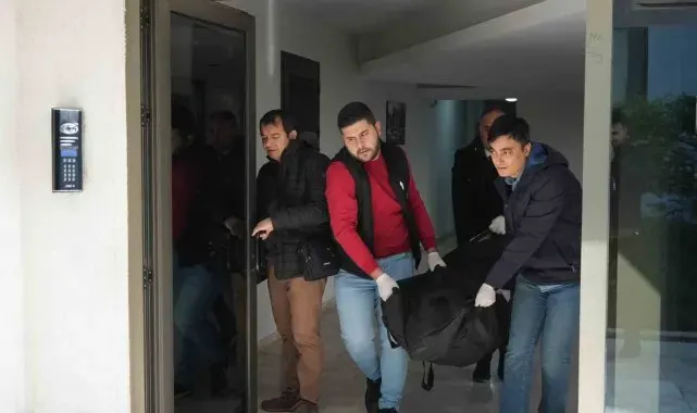 Müdür yardımcısı boğazı bıçakla kesilmiş halde bulundu