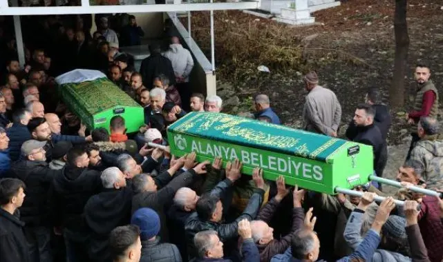 Yaya geçidinde cipin çarptığı anne ve kucağındaki 2 yaşındaki oğlu öldü