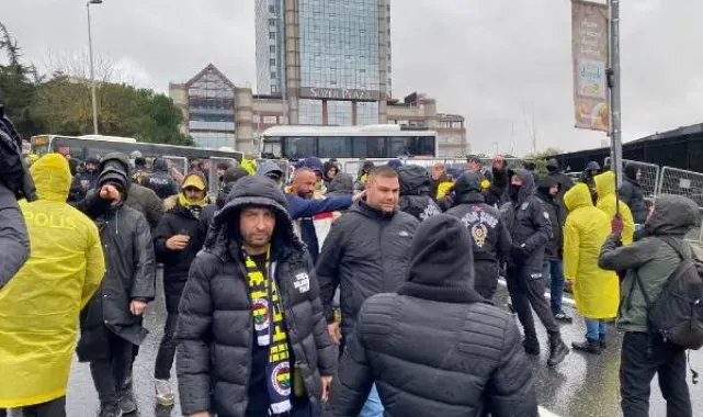 Fenerbahçe taraftarı stada ulaştı