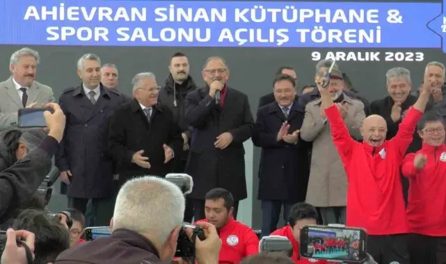 Başkan Çolakbayrakdar, "İnsanların mutlu yaşayabileceği bir Kocasinan inşa ediyoruz"