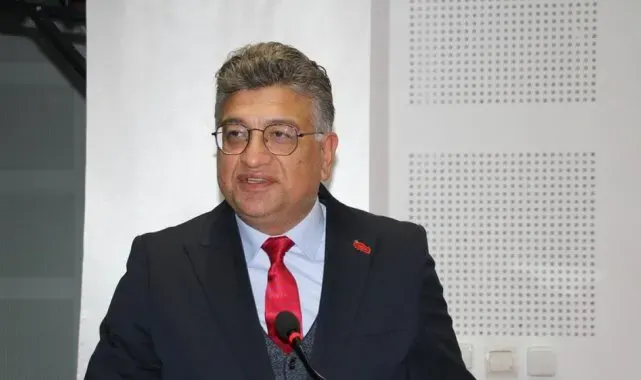 Rektör Süleyman Kızıltoprak: "Türkçe yaşayan diller arasında en önemli dildir"