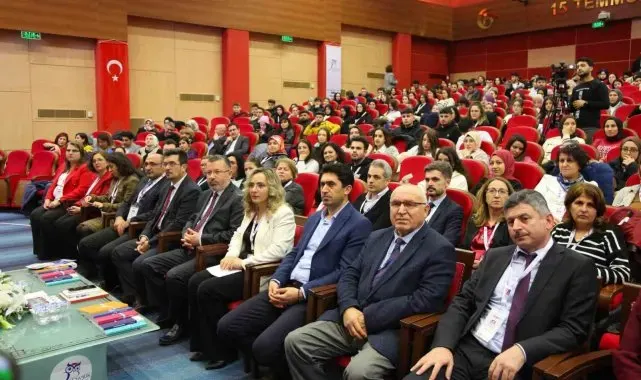 "Sanal Gerçeklik Yoluyla Yenilikçi Sağlık Eğitimi Kongresi" KBÜ'de devam ediyor