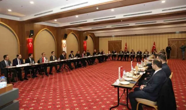 Vali Çelik: "Düzensiz göçle mücadelemiz kararlılıkla devam edecek"