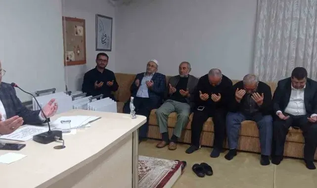Prof. Dr. Kadir Özköse: "Mesnevi'yi okuyup Müslüman olan çok sayıda insan var"