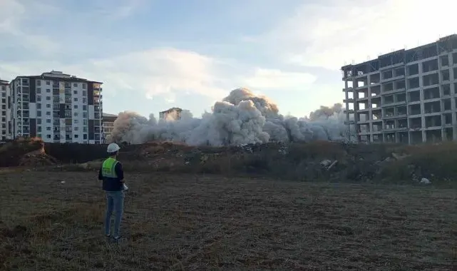 Malatya'da patlayıcı ile yıkımlara ara verildi