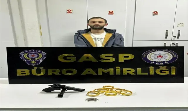 GÜNCELLEME - Bursa'da kuyumcudan silah tehdidiyle bilezik alan maskeli gaspçı yakalandı