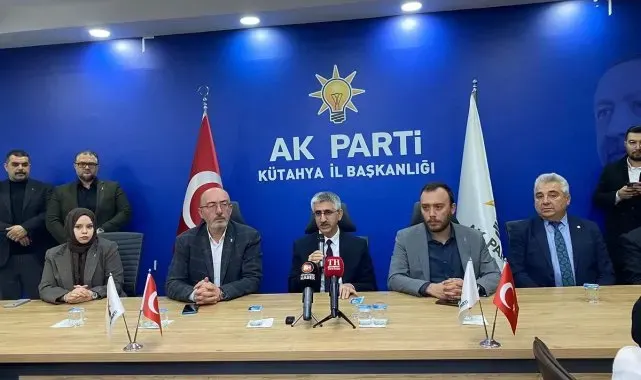 Bakan Yardımcısı Nazif Yılmaz, AK Parti Kütahya İl Başkanlığını ziyaret etti