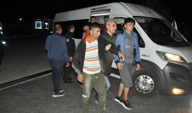 Kumar oynarken suçüstü yakalanan 11 Afgan sınır dışı edildi