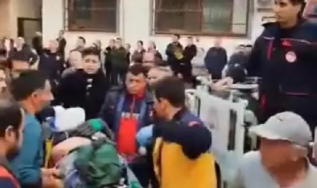 Üzerine beton merdiven çöken işçi, ağır yaralandı