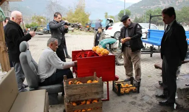Çamaşır makinesini hurma soyma makinesine dönüştürdü