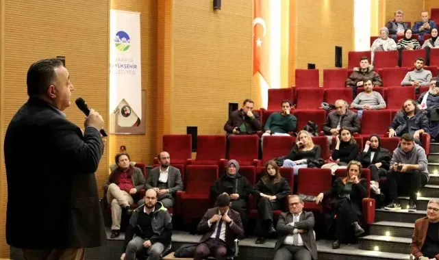 Gazeteci Zafer Şahin'den gençlere sosyal medya uyarısı