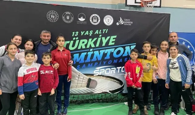 Bayburtlu badmintoncular şampiyonadan dereceyle döndüler