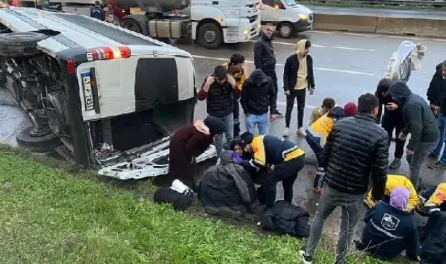 Kocaeli'de işçi servisi devrildi: 1'i ağır 9 yaralı