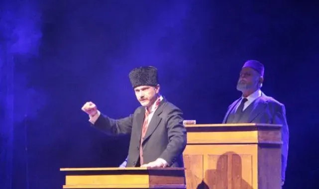 Milli Mücadele ve Cumhuriyetin kuruluşu, 'Cumhuriyete Doğru' isimli oyun ile anlatıldı