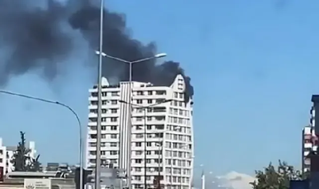 Adana'da, 14 katlı apartmanda yangın