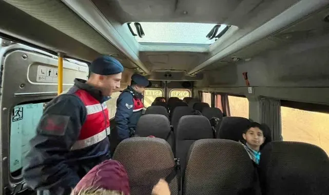 Jandarma ekipleri öğrencilere trafik eğitimi verdi