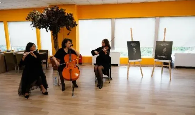 Demirören Medya Lisesi, şehit edilen öğretmenleri unutmadı