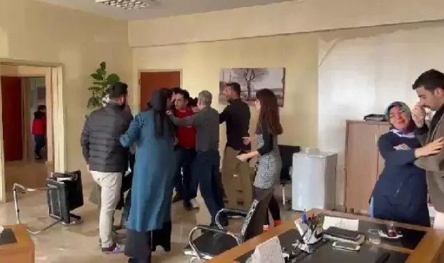 Öğrenci yakınları 4 öğretmeni darbetti