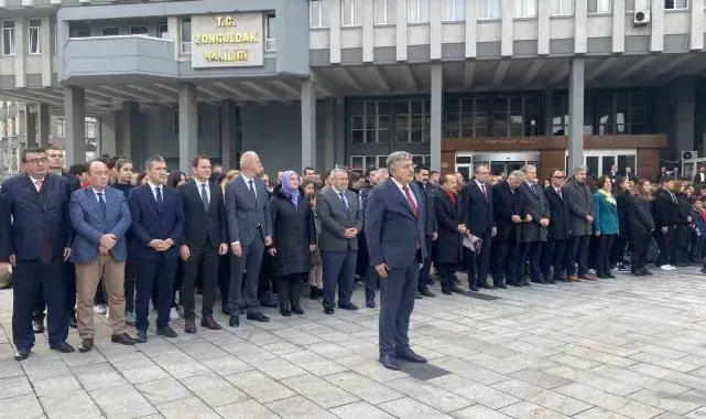 Zonguldak'ta Öğretmenler Günü kutlandı
