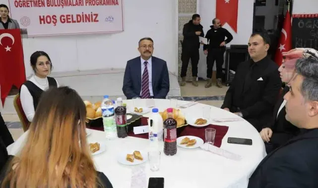 Vali Çelik, öğretmenlerle yemekte bir araya geldi