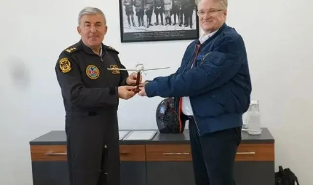 Havacılığın gelişimi için jandarmaya uçak hediye etti