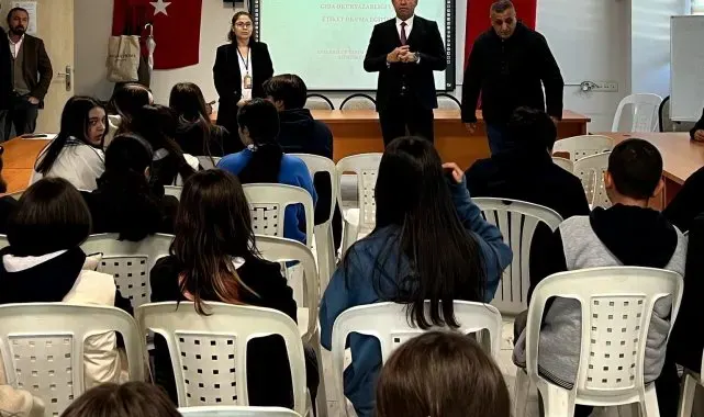 Efeler'de liseli gençlere gıda okuryazarlığı eğitimleri verildi