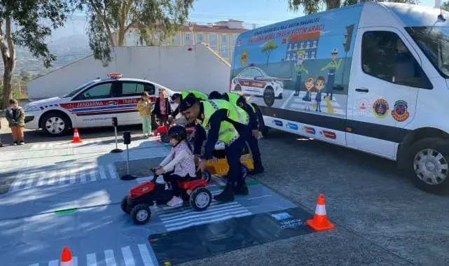 Çineli minikler trafik kurallarını uygulamalı öğrendi