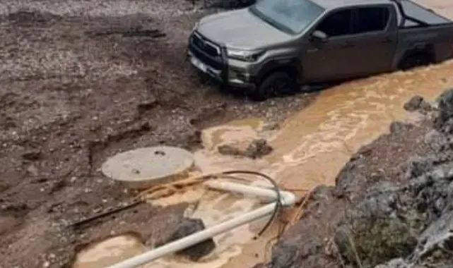 Denize 15 metre mesafede rögar kapağı ve kanalizasyon çukuru ortaya çıktı