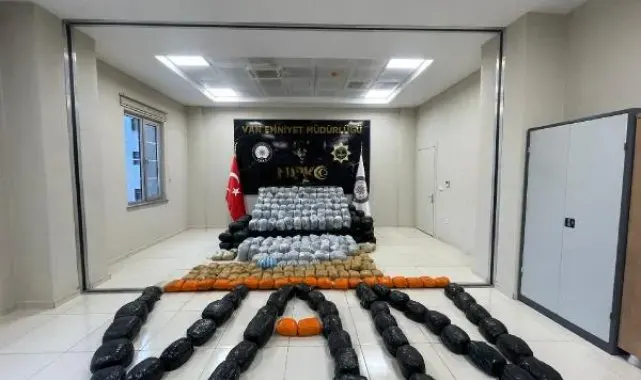 Çuvallarda 1 ton 150 kilo toz esrar ele geçirildi
