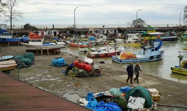 Fırtına sonrası balıkçıları yalnız bırakmadılar