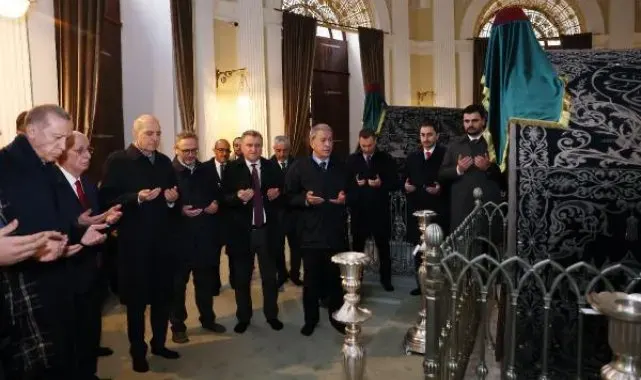 Cumhurbaşkanı Erdoğan Sultan ıı. Abdülhamid Han'ın türbesini ziyaret etti