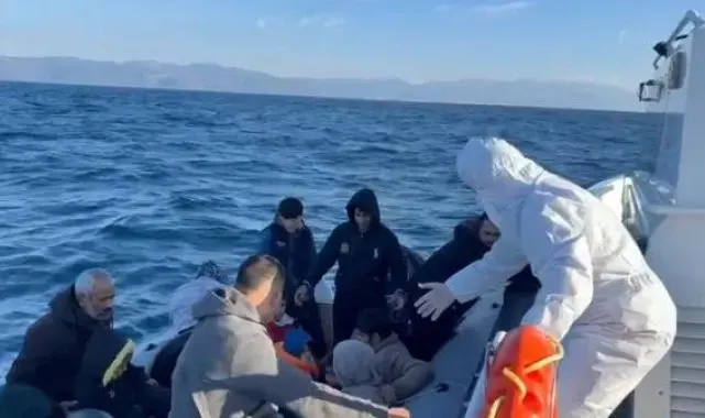 Çanakkale'de 72 kaçak göçmen kurtarıldı