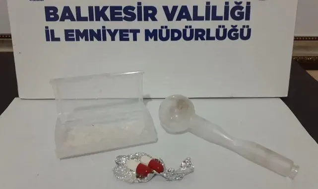 Dolandırıcılık ve sahtecilikten aranan şahıs Bandırma'da yakalandı