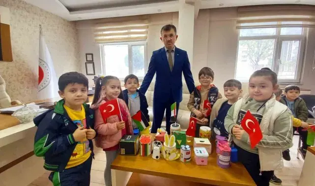 Minik öğrenciler Filistinli kardeşlerini unutmadı