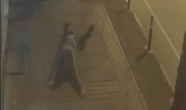 Yolda gördükleri adamı böyle gasp ettiler Polis o şüphelilerin peşini bırakmadı