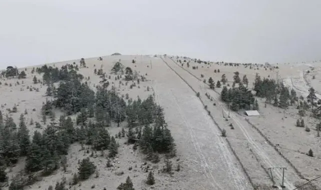 Kartalkaya'ya mevsimin ilk karı düştü