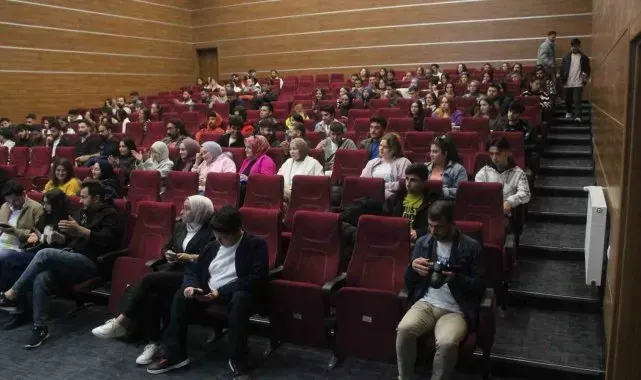Üniversite öğrencileri sinema bilgileriyle yarıştı