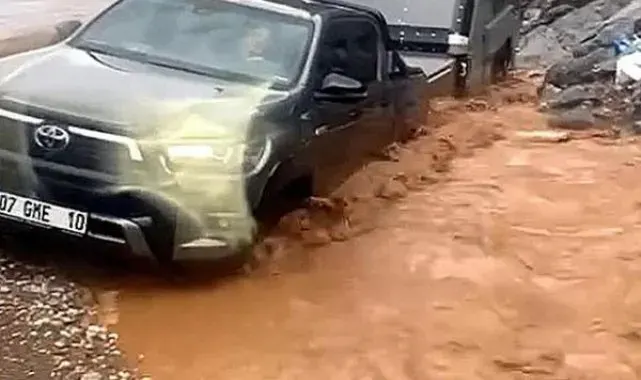Muğla'da sağanak sele neden oldu; tatilciler korku dolu anlar yaşadı